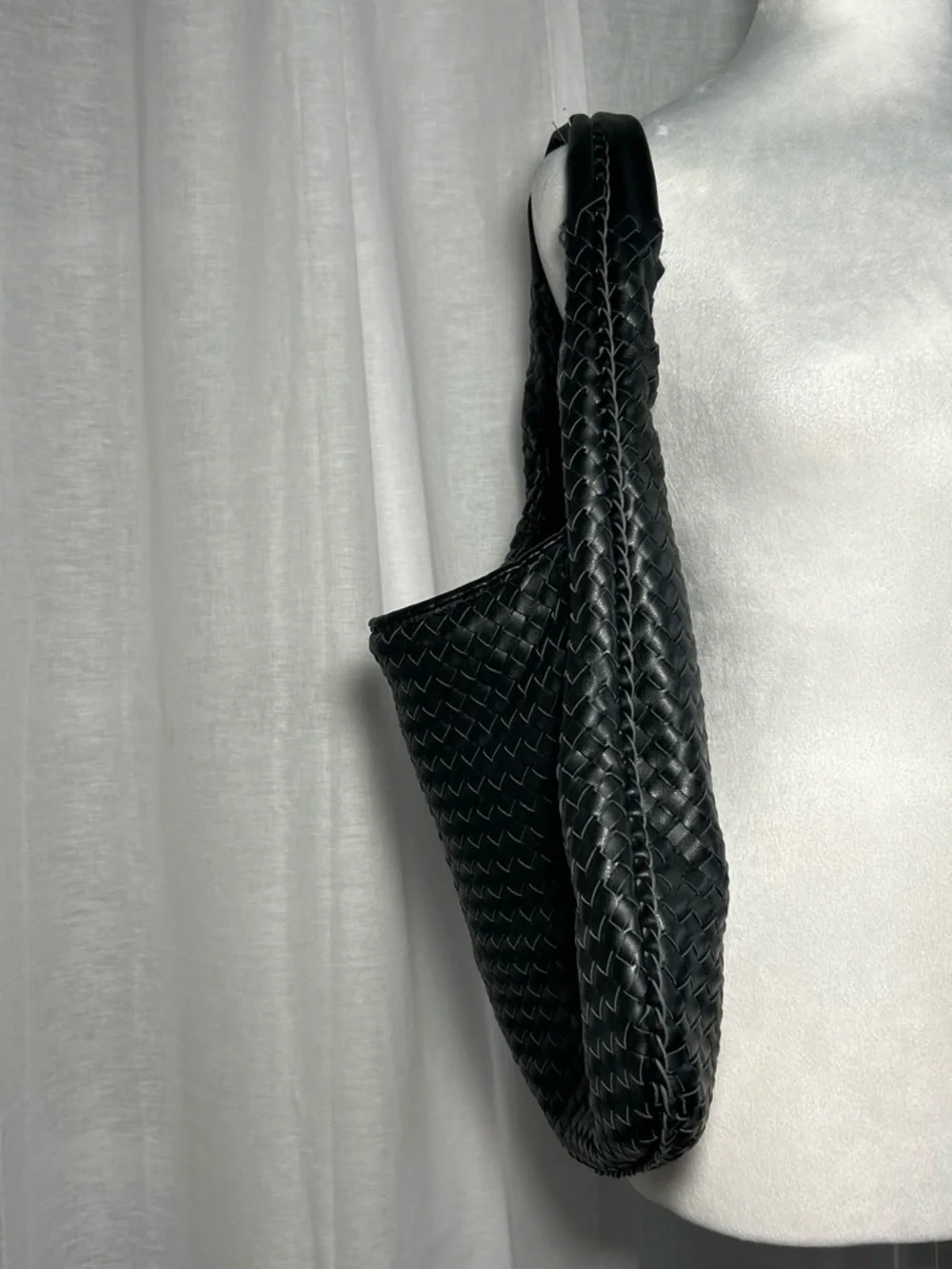 Urban Expressions | Victoria | Black Woven | Vegan Leather | Slouchy Hobo Bag